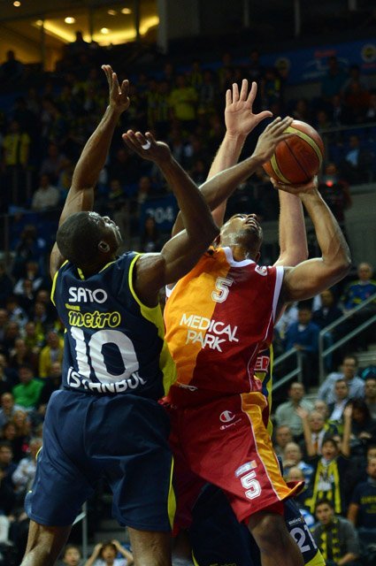 Fenerbahçe Ülker: 74 - Galatasaray Medical Park: 67