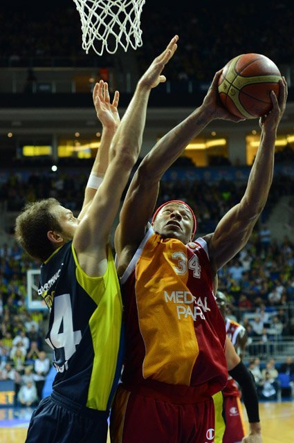 Fenerbahçe Ülker: 74 - Galatasaray Medical Park: 67