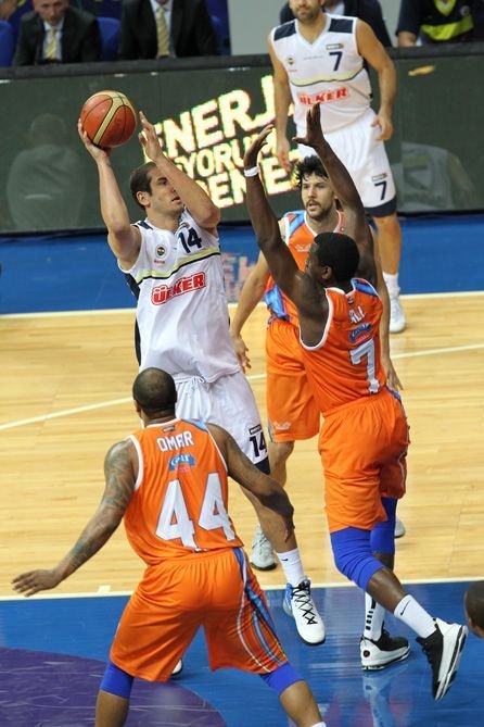 Fenerbahçe Ülker: 74 - Mersin Büyükşehir Belediyesi: 50