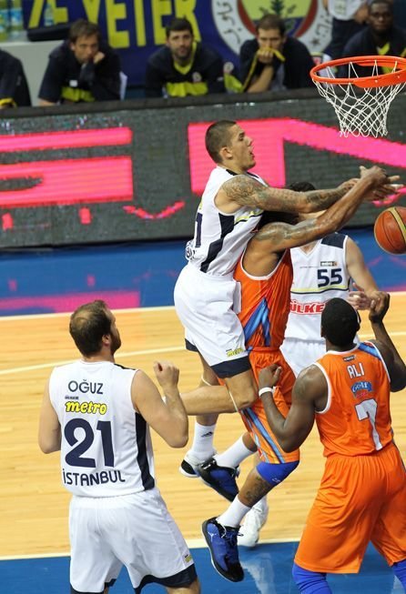 Fenerbahçe Ülker: 74 - Mersin Büyükşehir Belediyesi: 50