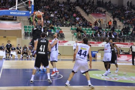 Fenerbahçe Ülker: 75 - Beşiktaş: 66