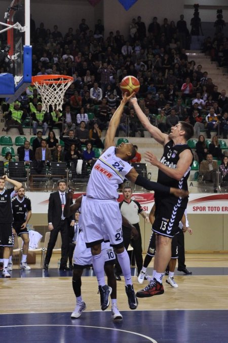 Fenerbahçe Ülker: 75 - Beşiktaş: 66