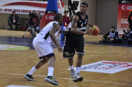 Fenerbahçe Ülker: 75 - Beşiktaş: 66