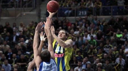 Fenerbahçe Ülker: 77 - Mapooro Cantu: 69