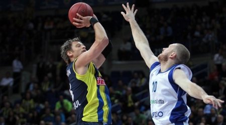 Fenerbahçe Ülker: 77 - Mapooro Cantu: 69
