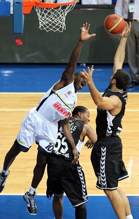 Fenerbahçe Ülker: 83 - Beşiktaş: 74