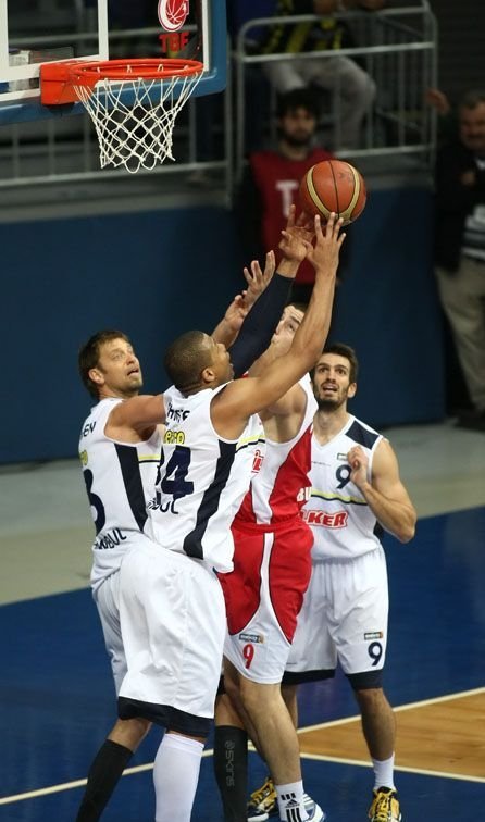 Fenerbahçe Ülker - Tofaş maçını çocuklar da izledi