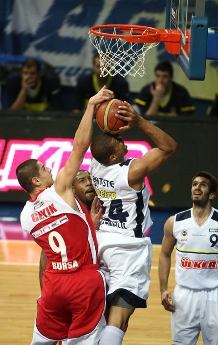 Fenerbahçe Ülker - Tofaş maçını çocuklar da izledi