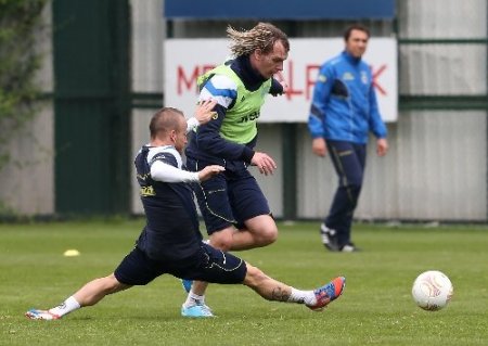Fenerbahçe'de Benfica maçı hazırlıkları başladı