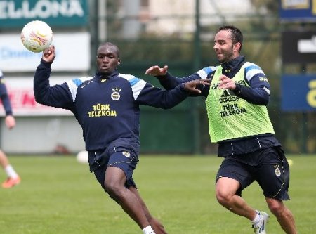 Fenerbahçe'de Benfica maçı hazırlıkları başladı