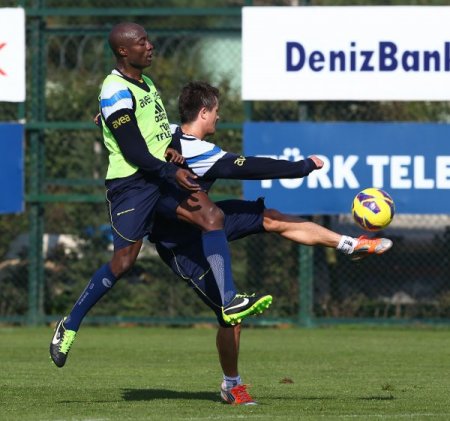 Fenerbahçe'de Mersin İdmanyurdu maçı hazırlıkları sürüyor