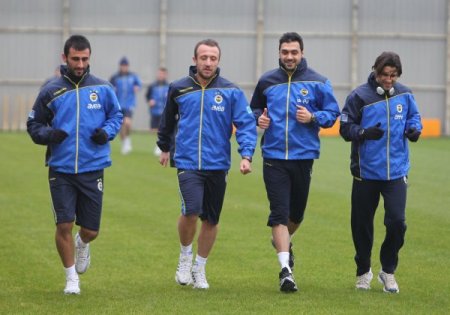 Fenerbahçeli Bazı Futbolculardan Erken Mesai