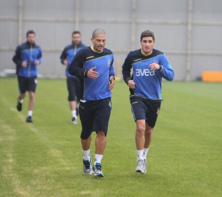 Fenerbahçeli Bazı Futbolculardan Erken Mesai