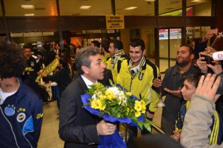 Fenerbahçe’yi Gaziantep’te karşılayan taraftarlar arasında kavga çıktı