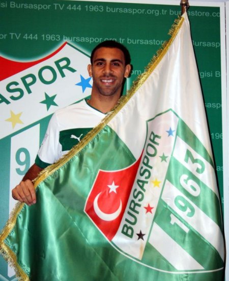 Ferdinand, Bursaspor'a resmi imzayı attı
