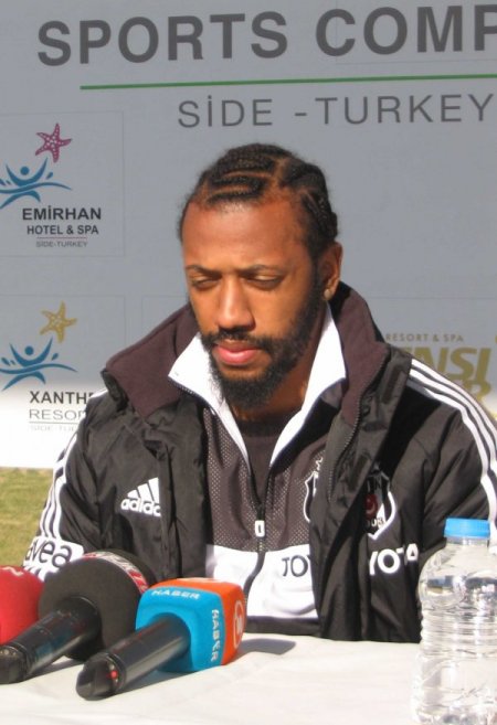 Fernandes: Kulüp kalmamı isterse oturup konuşuruz