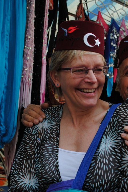 Fes Ve Bindallı, Turistlerin En Çok Aldığı Otantik Giysi