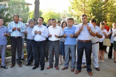 Fethiye Belediyesi çalışanları mesaiye şehitlere dua ederek başladı