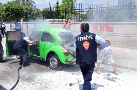 Fethiye’de seyir halindeki otomobilde yangın çıktı