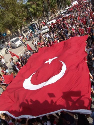 Fethiye'de Stk'lar Terörü Lanet Mitingi Düzenliyor