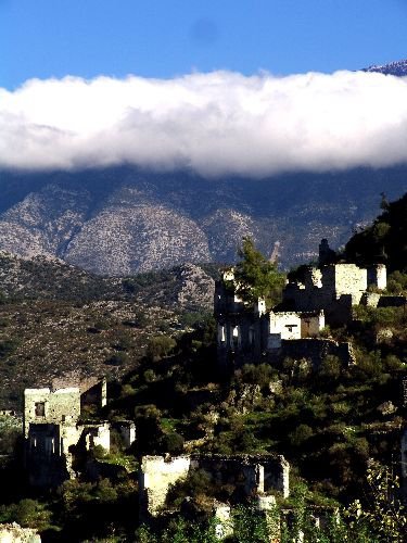 Fethiye'deki 5 Bin Yıllık Kayaköy, Ziyaretçi Akınına Uğruyor