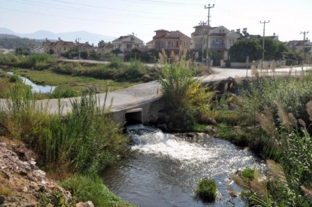 Fethiye'deki eğri köprü düzeltildi