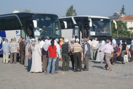 Fethiyeli hacı adayları dualarla uğurlandı