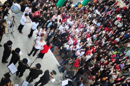 Fethiyeli kadınlar '1 milyar' olmak için dans etti