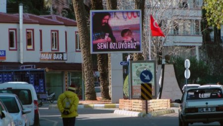 Fethiyeliler güne Barış Manço şarkılarıyla başladı