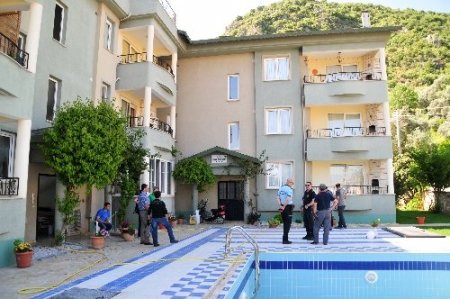 Fethiye’ye tatile gelen İngiliz evinin girişinde ölü bulundu