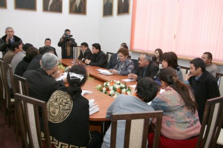 Fethullah Gülen'in Kazakça 'Beyan' Kitabına, Akademisyenlerden Tam Not