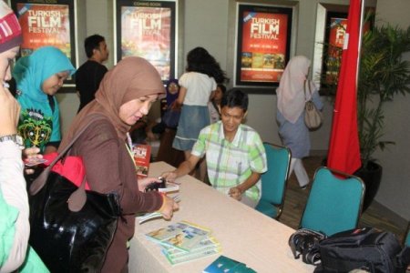 Fetih 1453, Endonezya'yı feth etti