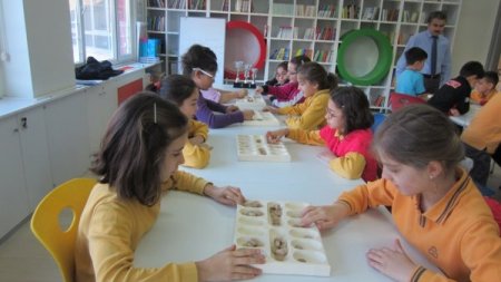 Feza Berk öğrencileri, zeka ve strateji oyunu Mangala’yı sevdi