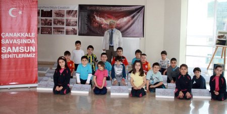 Feza Berk öğrencilerinden Çanakkale sergisi