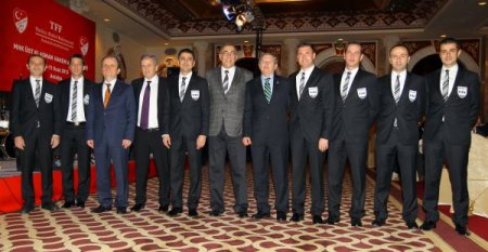 FIFA hakemlerine kokartları törenle takıldı