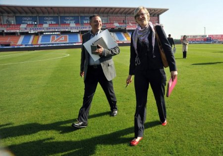 FIFA ve TFF heyeti Akdeniz Üniversitesi Stadyumu’nu inceledi