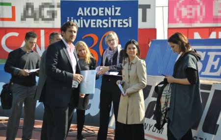 FIFA ve TFF heyeti Akdeniz Üniversitesi Stadyumu’nu inceledi