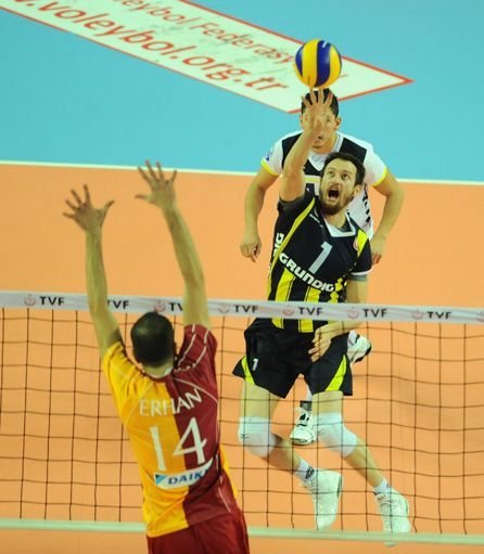Filenin derbisinde Galatasaray, Fenerbahçe Grundig'i 3 - 1 yendi