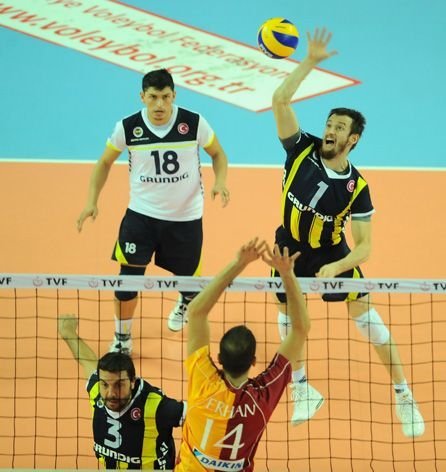 Filenin derbisinde Galatasaray, Fenerbahçe Grundig'i 3 - 1 yendi