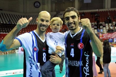 Filenin 'Kupa Beyi' Halkbank büyük sevinç yaşanıyor