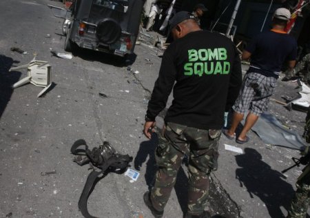 Filipinler’de Bombalı Saldırı: 2 Ölü, 9 Yaralı (2)