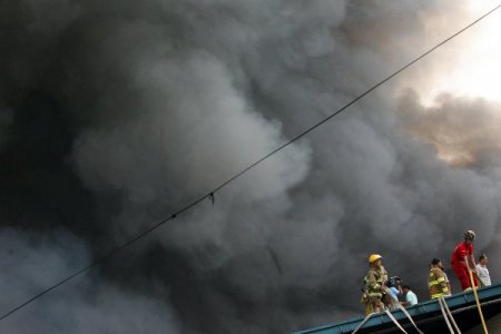 Filipinler’deki Yangın: 8 Bin Kişi Evsiz Kaldı