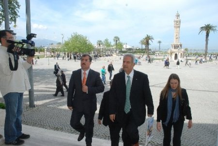 Filistin Büyükelçisi: Başbakan Feyyad’ın istifası iç gelişmelere bağlı