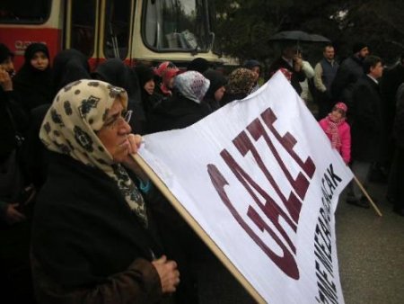 'filistin Dostları' İsrail Büyükelçiliği Önünde Saldırıların Durmasını İstedi