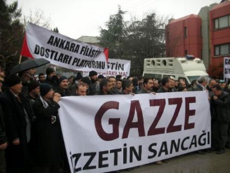 'filistin Dostları' İsrail Büyükelçiliği Önünde Saldırıların Durmasını İstedi