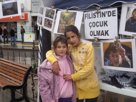 ‘Filistin’de Çocuk Olmak’ isimli fotoğraf sergisi açtılar