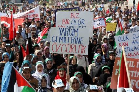 Filistin'e Özgürlük Mitinginde İsrail'e Lanet Yağdı