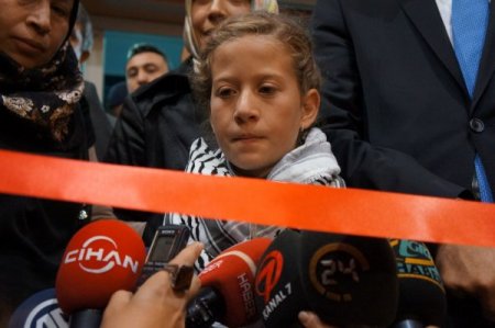 Filistinli cesur kız Tamimi'ye 'Hanzala Cesaret Ödülü' verildi