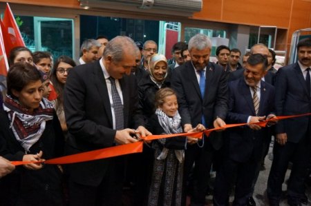 Filistinli cesur kız Tamimi'ye 'Hanzala Cesaret Ödülü' verildi