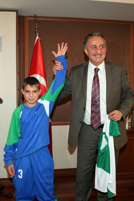 Filistinli güreşçiler Bursa'da ağırlandı